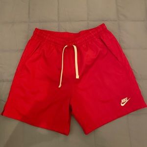 Standard fit/Mid thigh length Nike shorts